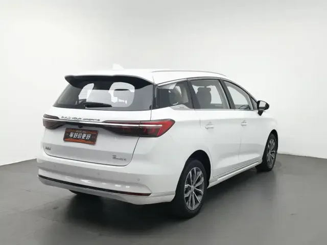 BYD Song MAX — Фото автомобиля 2