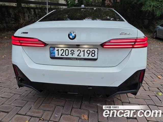 BMW 5 Series G60 — Фото автомобиля 2