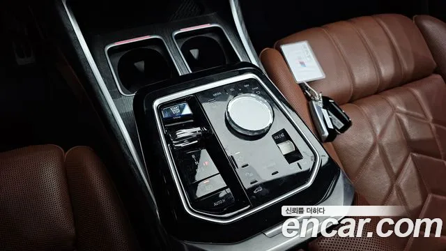 BMW 7-Series 7 серия (G70) 740i xDrive M Sport — Фото автомобиля 6