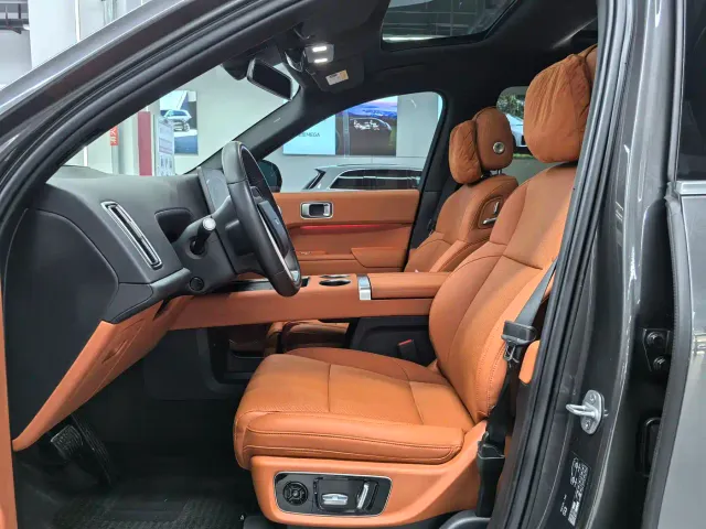 Li Auto L8 — Фото автомобиля 5