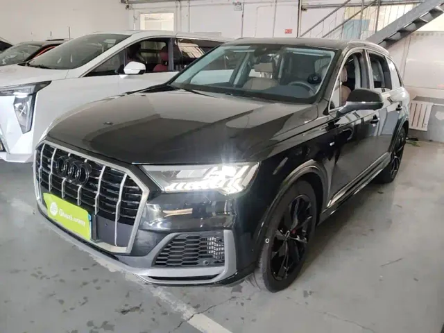 Фотография автомобиля — Audi Q7