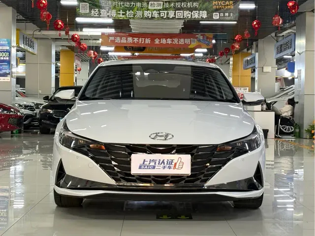 Hyundai Elantra — Фото автомобиля 2