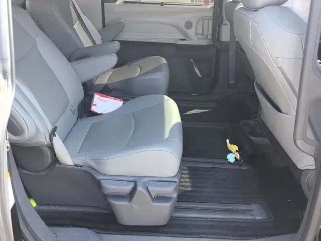 Toyota Granvia — Фото автомобиля 11