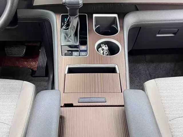 Toyota Sienna — Фото автомобиля 19