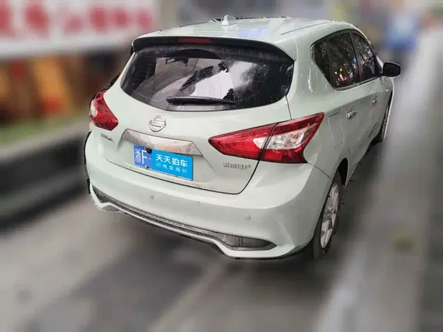 Nissan Tiida — Фото автомобиля 2