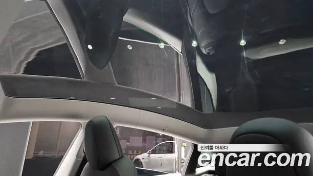 Tesla Model Y — Фото автомобиля 19