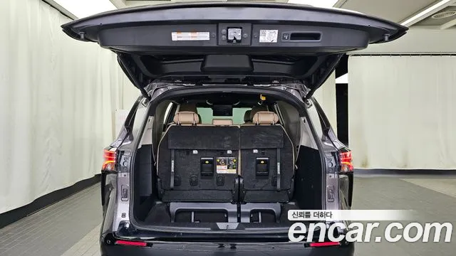Toyota Sienna — Фото автомобиля 20