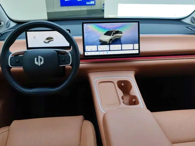 Leapmotor C10 — Фото автомобиля 12