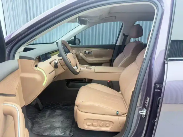 Leapmotor C10 — Фото автомобиля 7