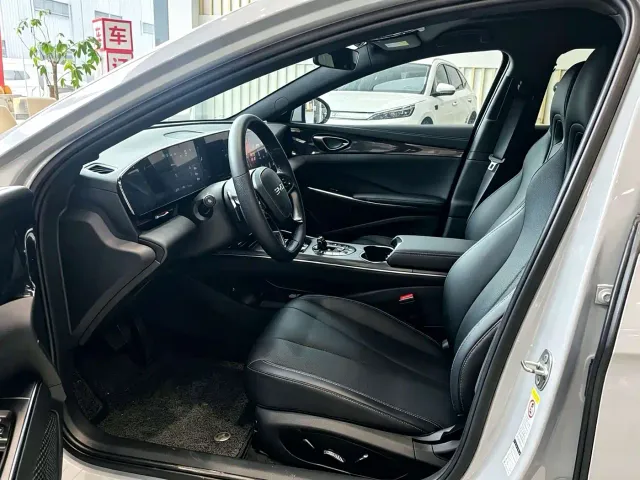 BYD Seal — Фото автомобиля 10