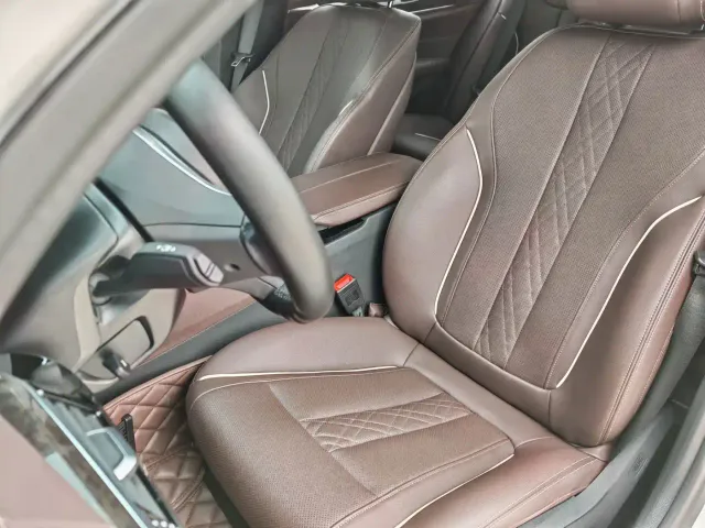 BMW 5 Series — Фото автомобиля 13