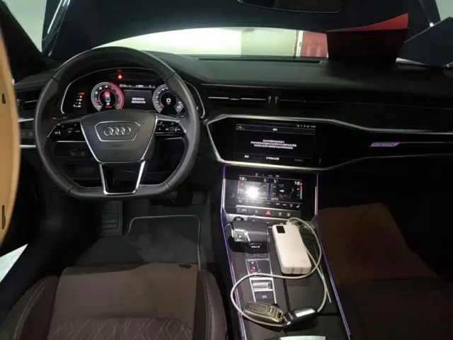 Audi A7L — Фото автомобиля 9