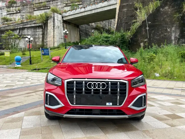 Audi Q2L — Фото автомобиля 2