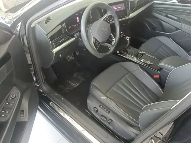 Volkswagen Passat — Фото автомобиля 15