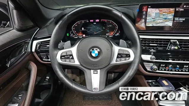BMW 5 Series G30 — Фото автомобиля 19