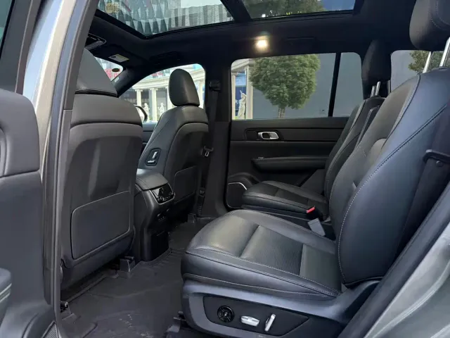 Li Auto ONE — Фото автомобиля 6