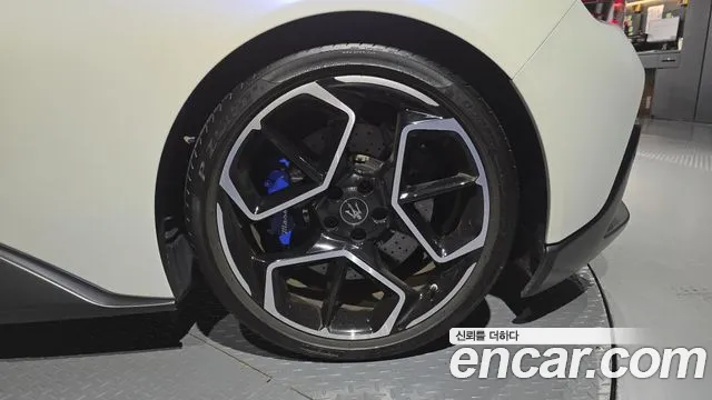 Maserati MC20 — Фото автомобиля 6