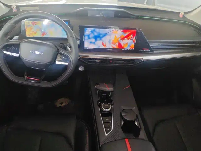 Changan Z6 — Фото автомобиля 12
