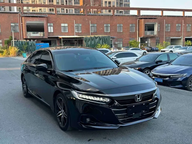Honda Accord — Фото автомобиля 3