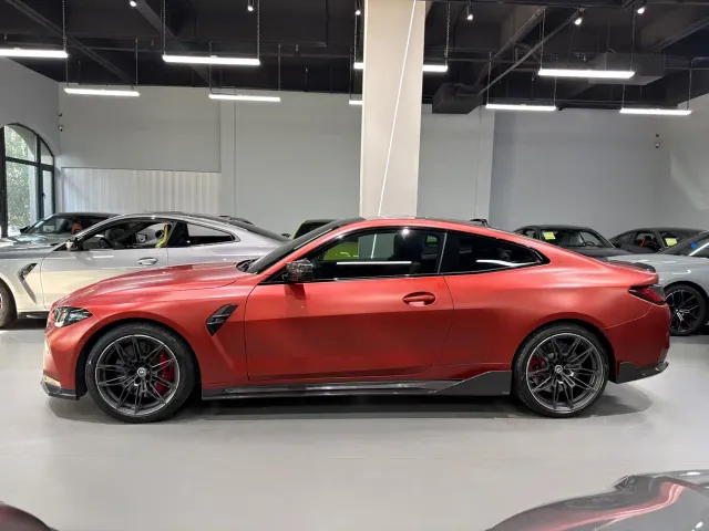 BMW M4 — Фото автомобиля 3