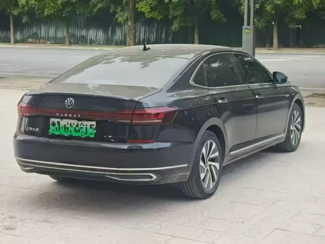 Volkswagen Passat — Фото автомобиля 7