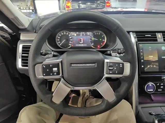 Land Rover Discovery — Фото автомобиля 10