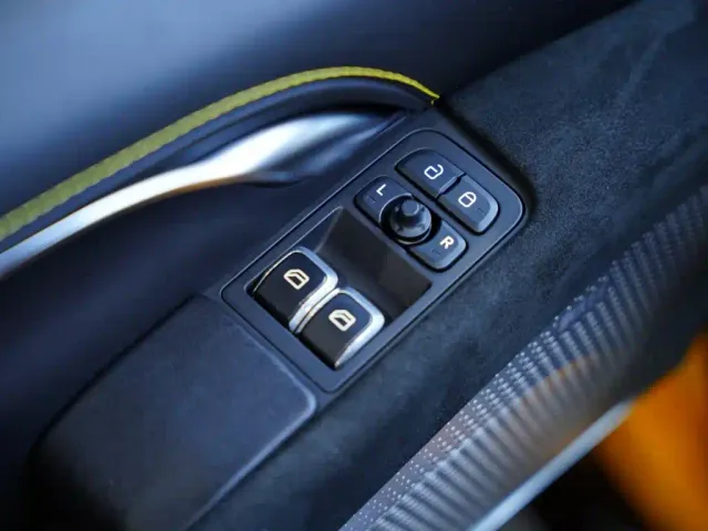 Lotus Emira — Фото автомобиля 19