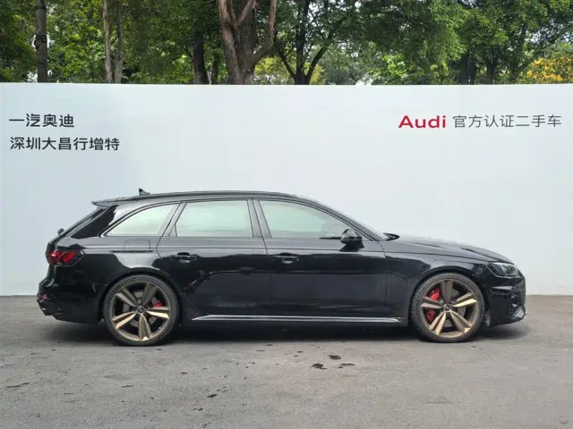 Audi RS 4 — Фото автомобиля 4