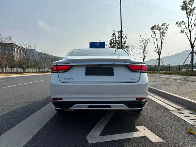 Geely Borui — Фото автомобиля 14