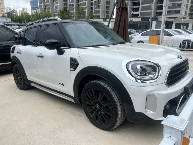 MINI Hatch — Фото автомобиля 3