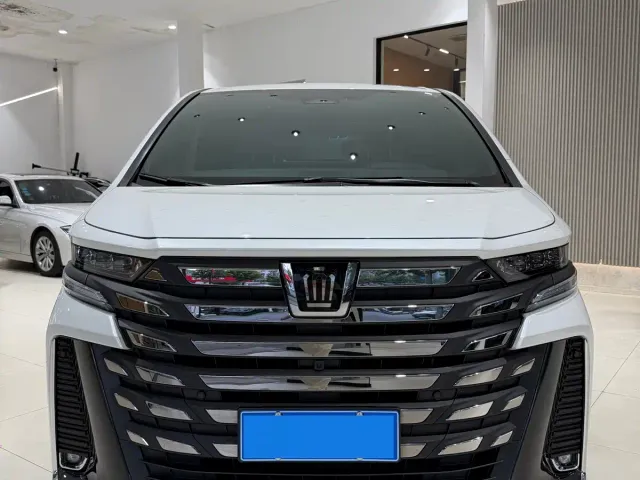 Toyota Vellfire — Фото автомобиля 2