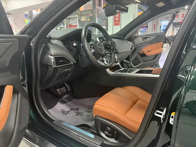 Jaguar XEL — Фото автомобиля 4