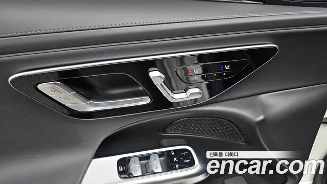Mercedes-Benz E-Class — Фото автомобиля 23