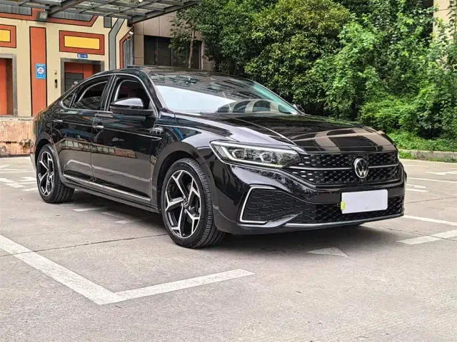 Volkswagen Passat — Фото автомобиля 3
