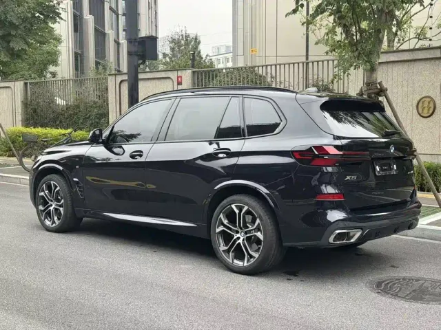 BMW X5 — Фото автомобиля 8