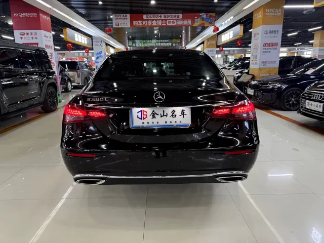 Mercedes-Benz E-Class — Фото автомобиля 14