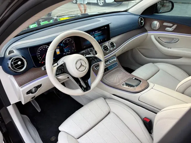 Mercedes-Benz E-Class — Фото автомобиля 5