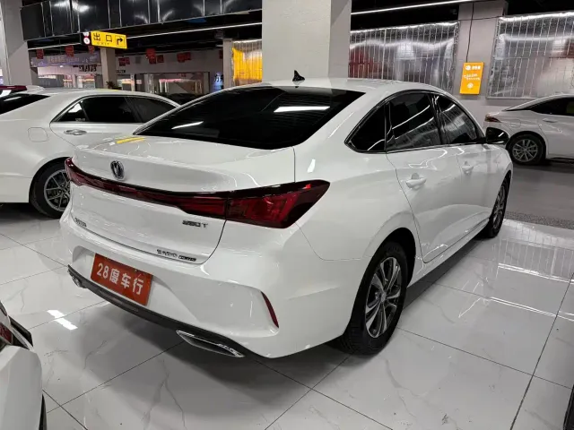 Changan Eado — Фото автомобиля 9