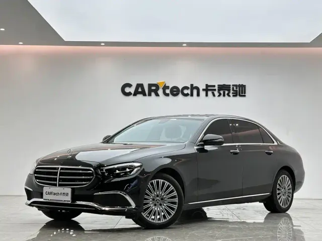 Фотография автомобиля — Mercedes-Benz E-Class