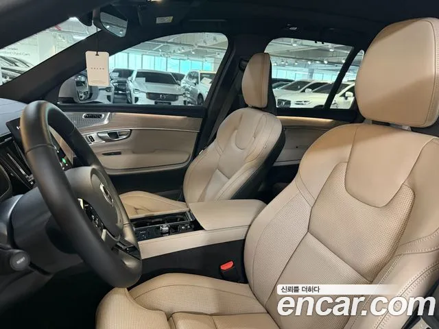 Volvo XC90 — Фото автомобиля 10