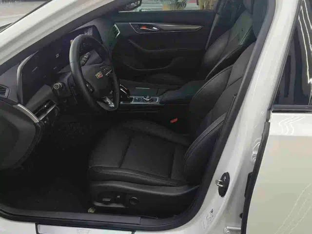 Cadillac CT5 — Фото автомобиля 7