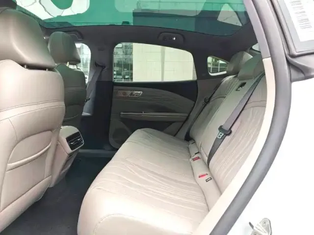 Geely Galaxy Xingyao 8 — Фото автомобиля 5