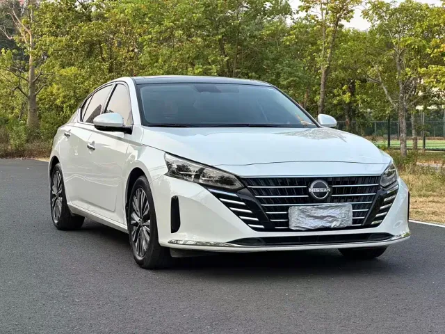 Nissan Teana — Фото автомобиля 3
