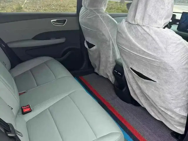 Roewe D6 — Фото автомобиля 5