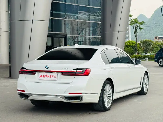 BMW 7 Series — Фото автомобиля 5