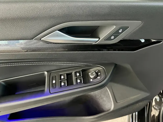 Volkswagen Golf — Фото автомобиля 14