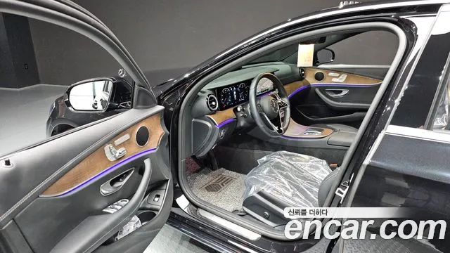 Mercedes-Benz E-Class — Фото автомобиля 9