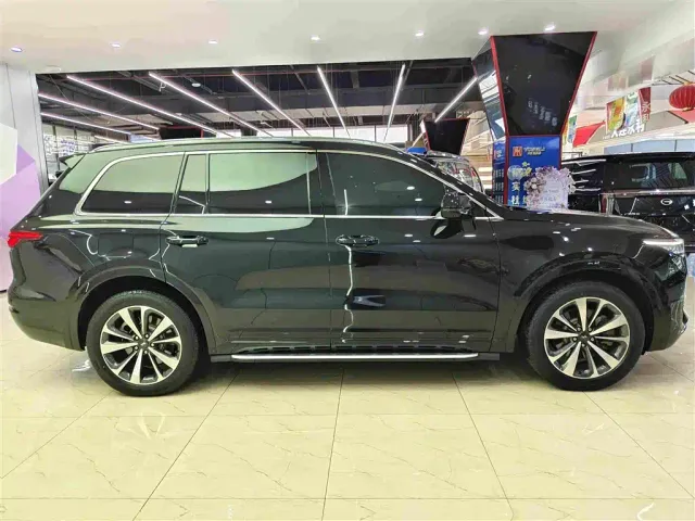 Li Auto ONE — Фото автомобиля 17
