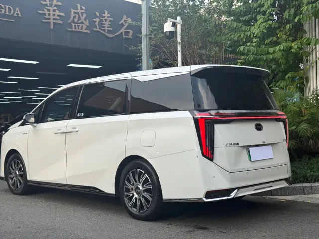 GAC Trumpchi E9 — Фото автомобиля 5