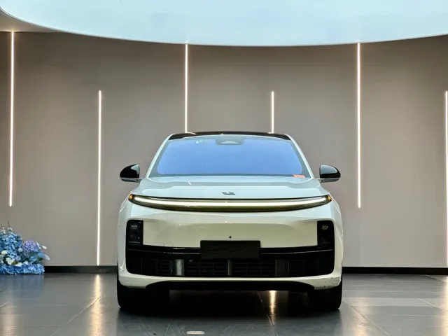 Li Auto L7 — Фото автомобиля 2